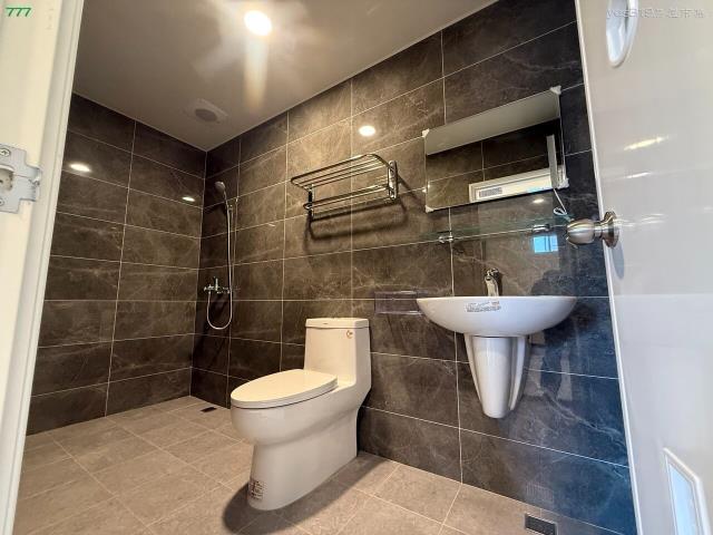 高雄新興區大樓-6