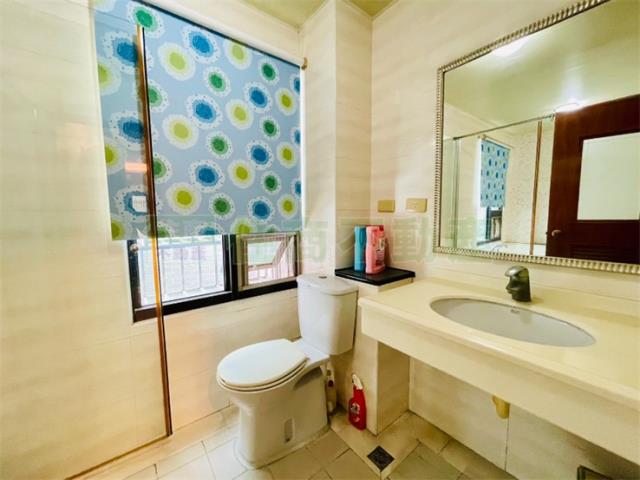 高雄鼓山透天-11